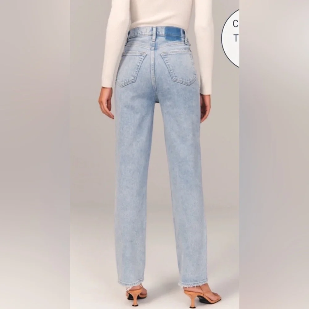 Abercrombie & Fitch The 90’s Straight Ultra High Rise Crossover Jean size 32/14 - Picture 2 of 6